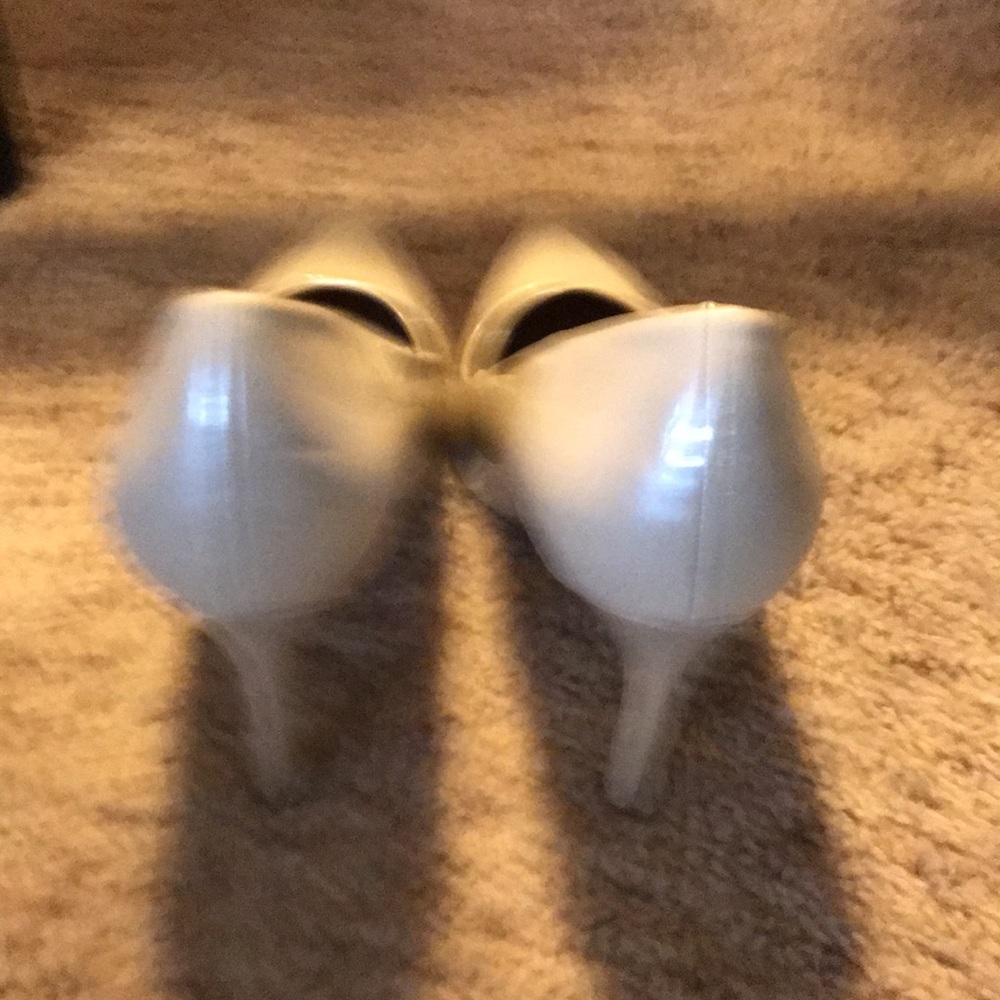 Forever 4 inches Champagne Taupe Patent Leather Heels - Picture 7 of 8